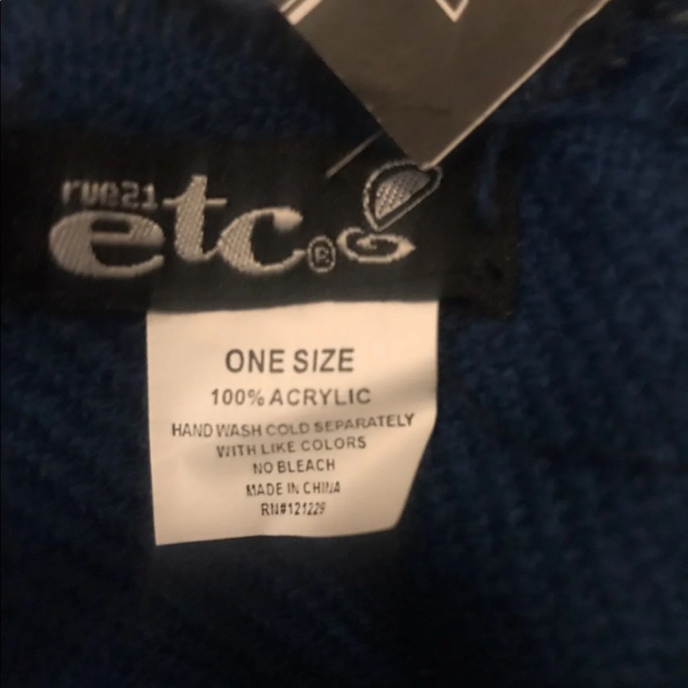 Stylish Blanket Scarf - Picture 3 of 5